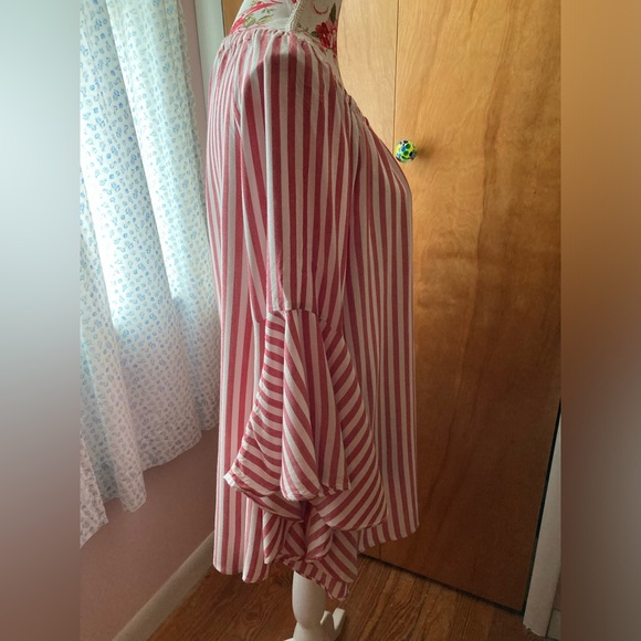 Fever - Red and White Striped Flutter Sleeve Top - SZ L - Picture 6 of 9